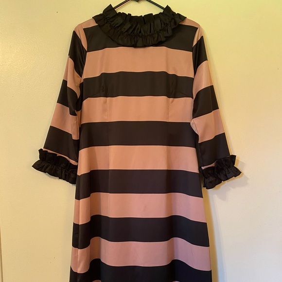 Dainty Jewells Dresses & Skirts - Dainty jewels Claire dress💗